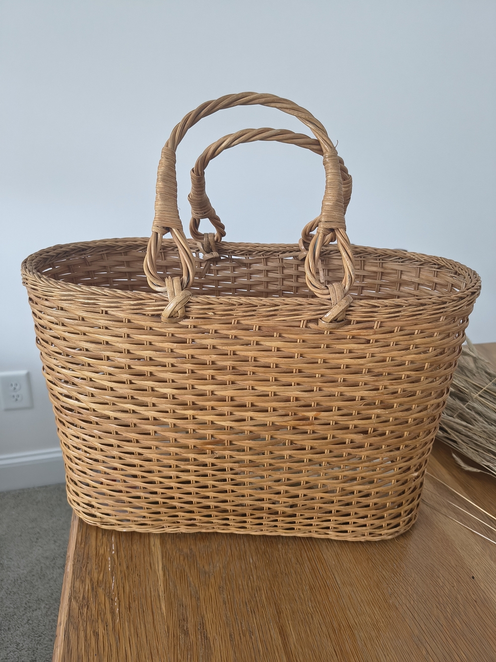 Vintage Market Woven Straw Tote Bag in Tan. - Picture 8 of 10